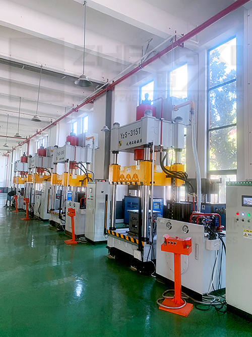 315噸四柱液壓機(jī)成功安裝調(diào)試 315噸四柱液壓機(jī)成功安裝調(diào)試